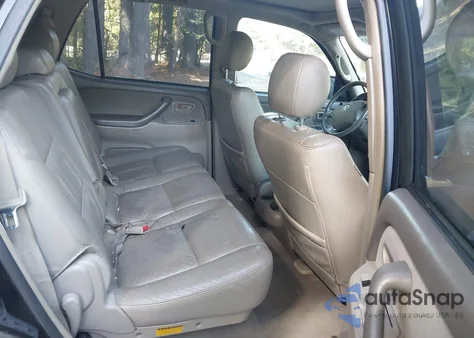 2005 Toyota Sequoia Sr5 V8 z USA, uszkodzony, nr VIN 5TDBT44A05S239823